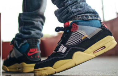 Air Jordan 4 Retro Off Noir: Must-Have Sneaker